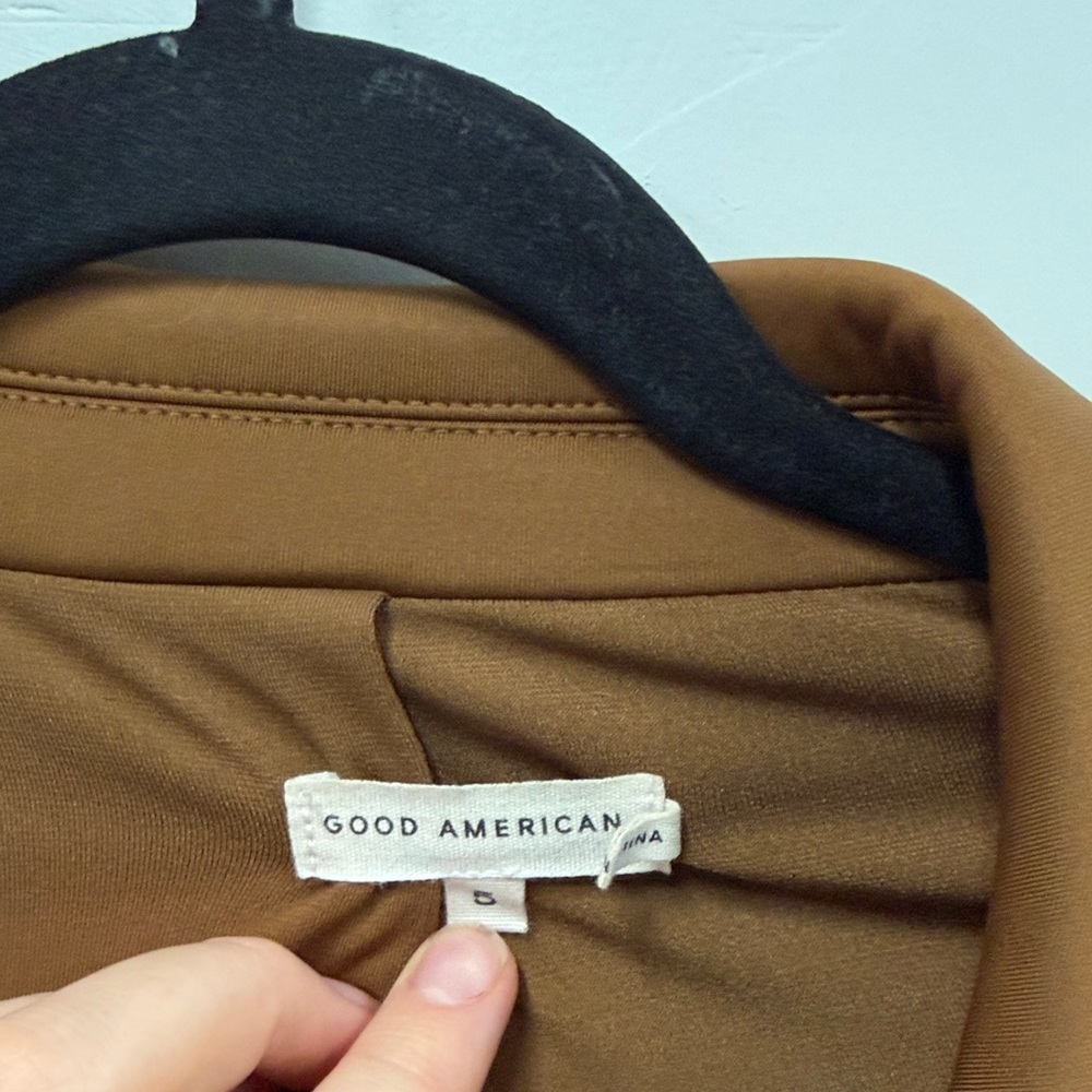 Good American Scuba Fitted Blazer in the color Burnt Caramel 2XL - Picture 4 of 8